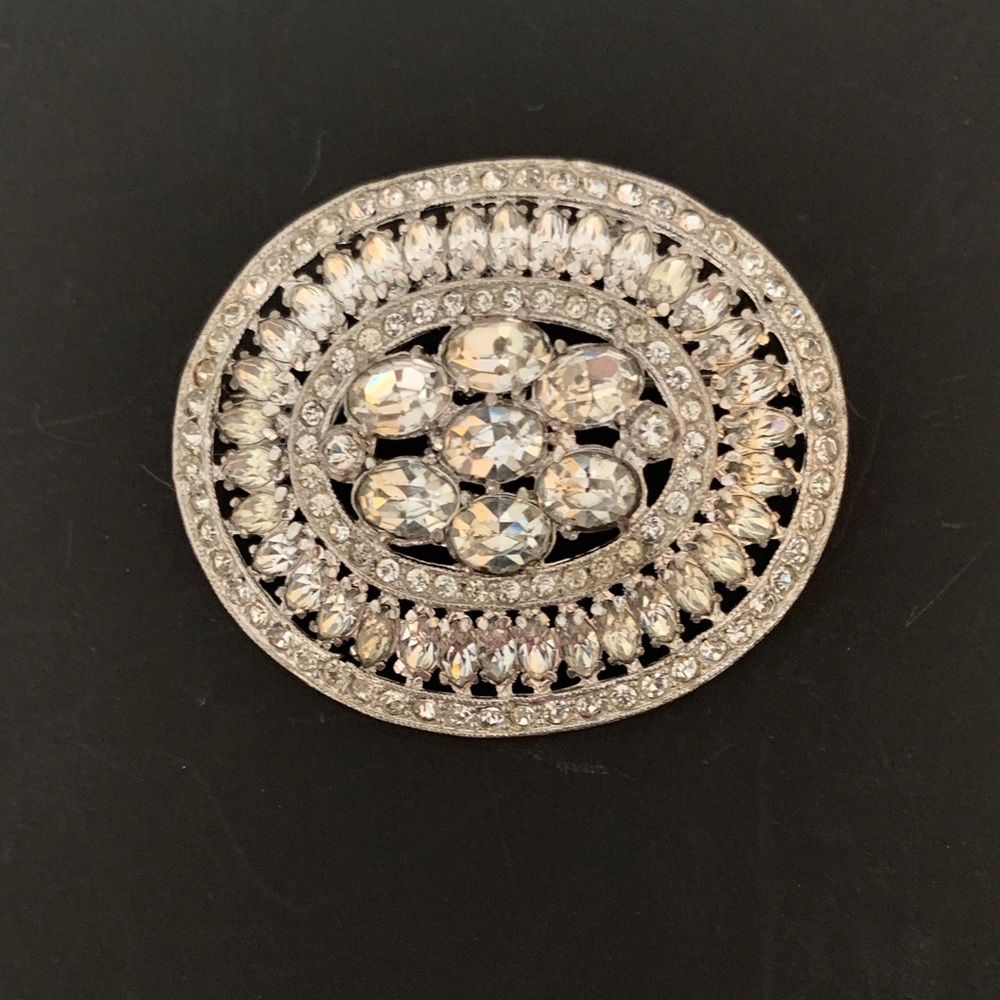 Elegant Silver Metal Clear Rhinestone oval Brooch